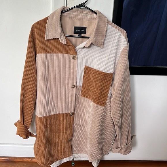 Large shacket! - Picture 2 of 3